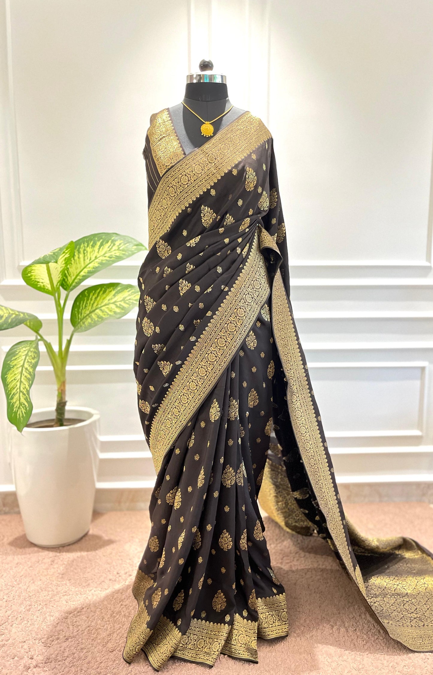 Party wear saree | Obsidian