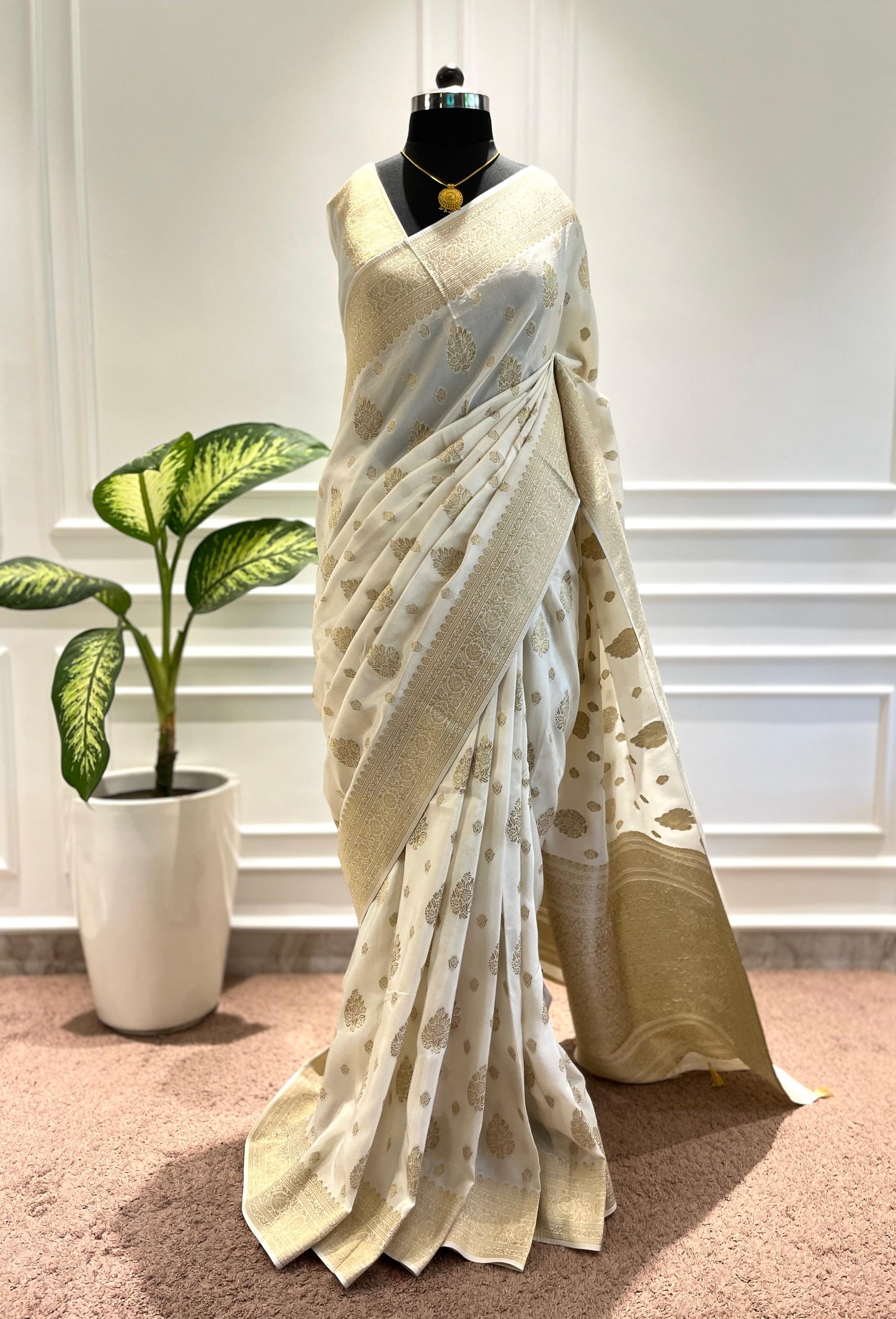 Party wear saree | Ivorie