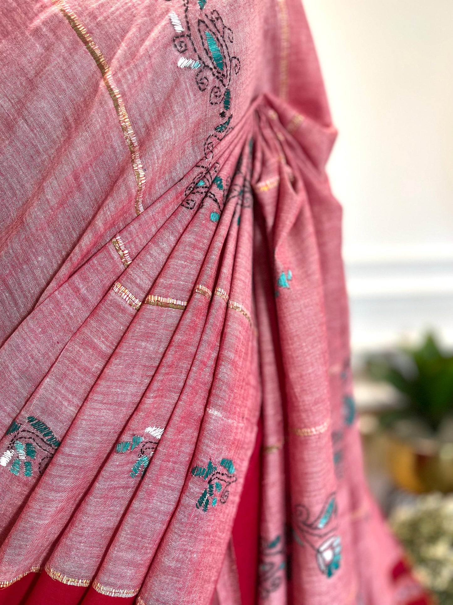 Laal Lakeerein | Kantha Stitch Saree