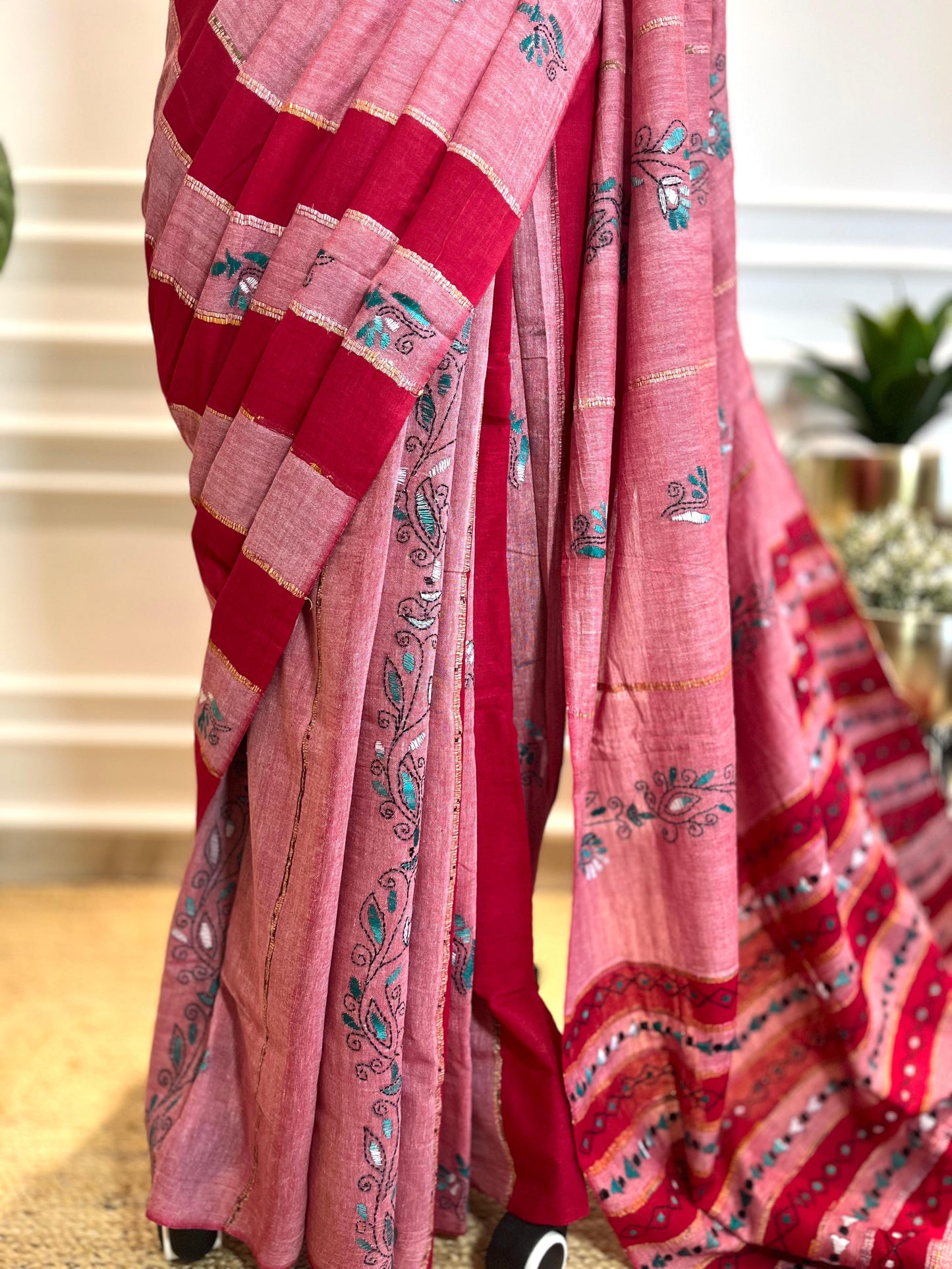 Laal Lakeerein | Kantha Stitch Saree