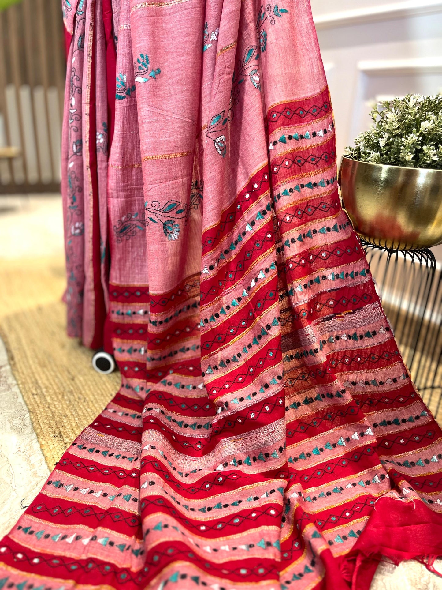 Laal Lakeerein | Kantha Stitch Saree