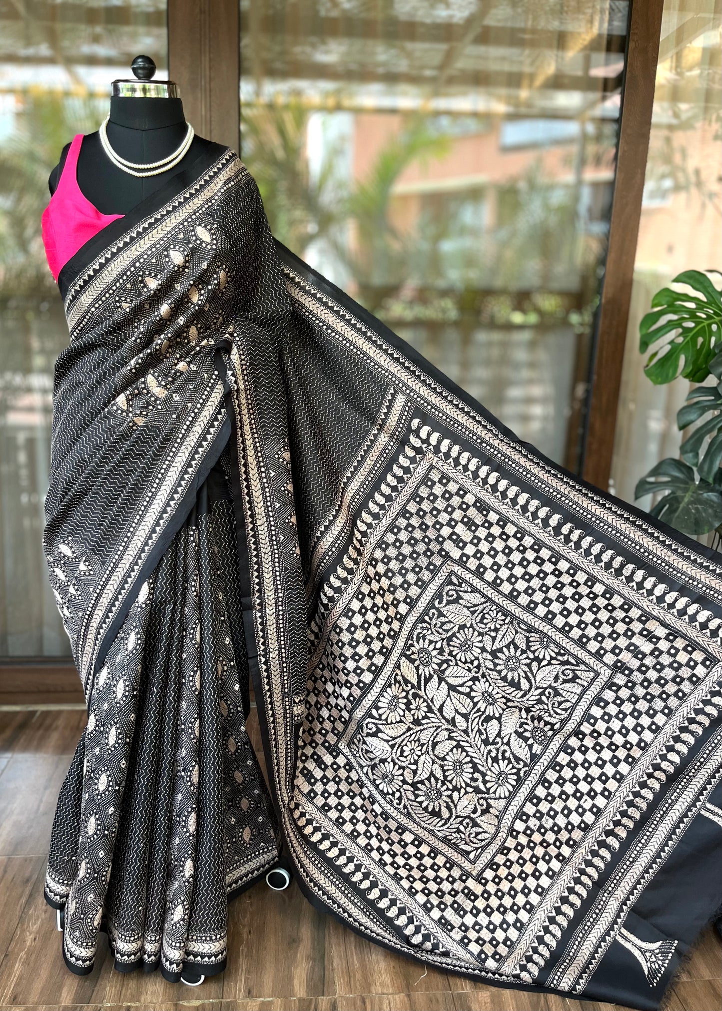 Kantha Stitch Saree | Smoky Eye