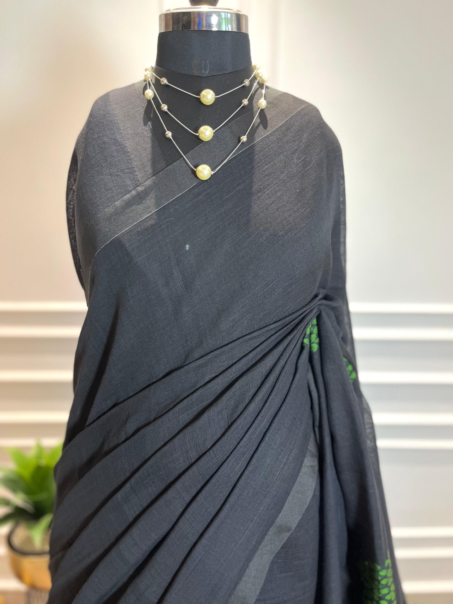 Linen Saree | Guldasta| Black